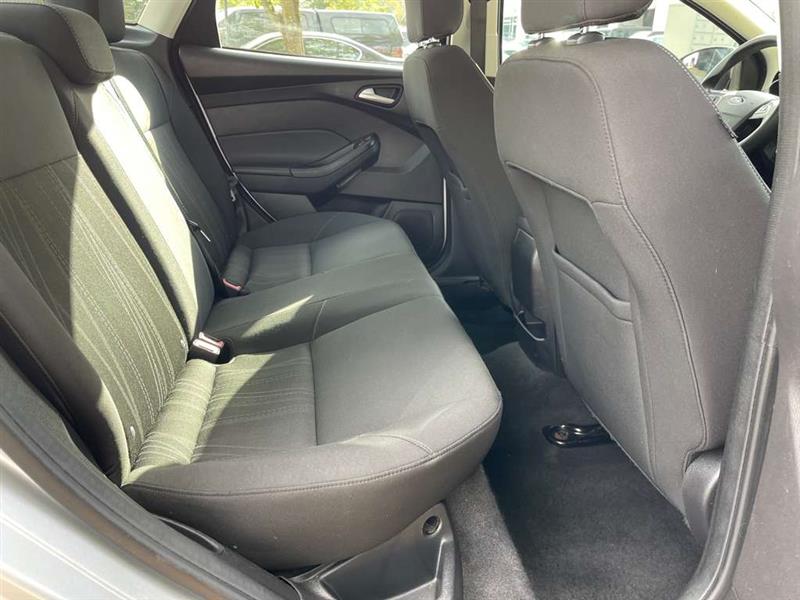 2015 Ford Focus SE photo 52