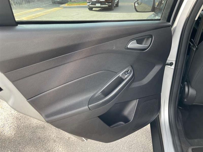2015 Ford Focus SE photo 64