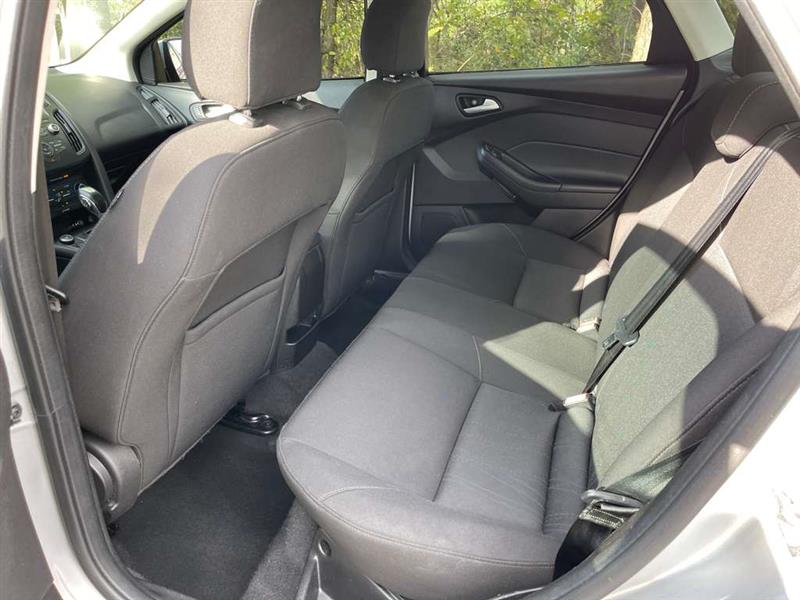 2015 Ford Focus SE photo 9