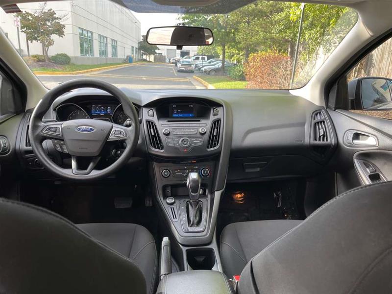 2015 Ford Focus SE photo 5