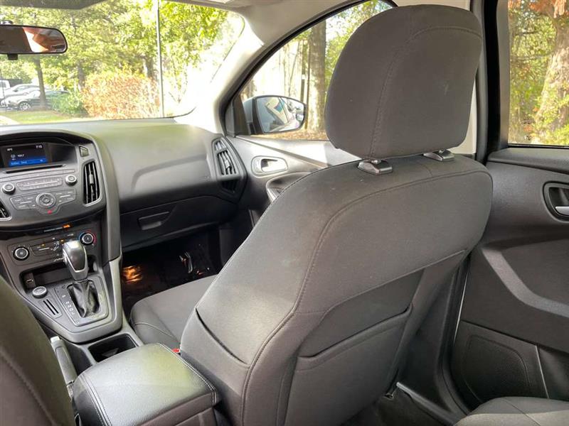 2015 Ford Focus SE photo 7