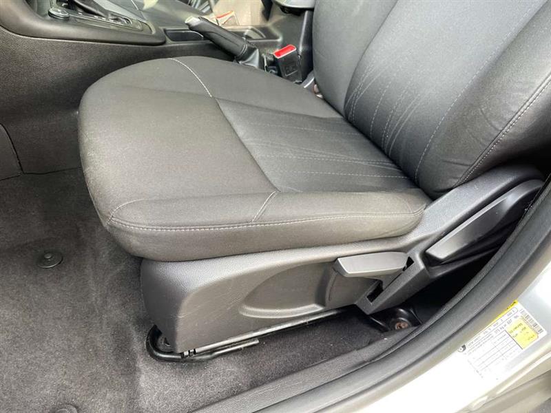 2015 Ford Focus SE photo 46