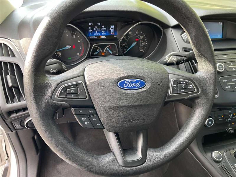 2015 Ford Focus SE photo 11