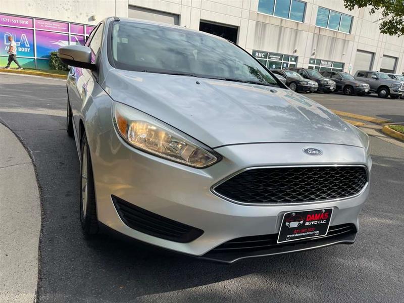 2015 Ford Focus SE photo 34