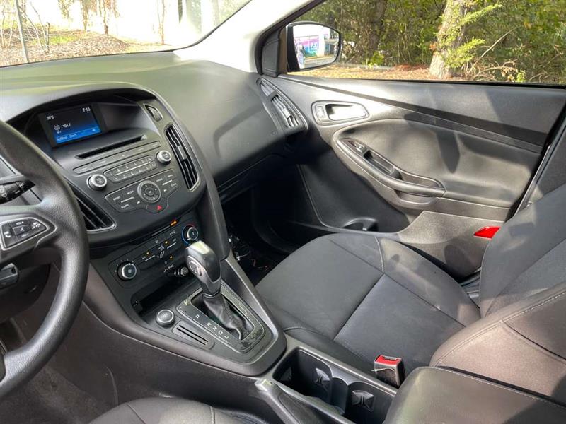 2015 Ford Focus SE photo 57