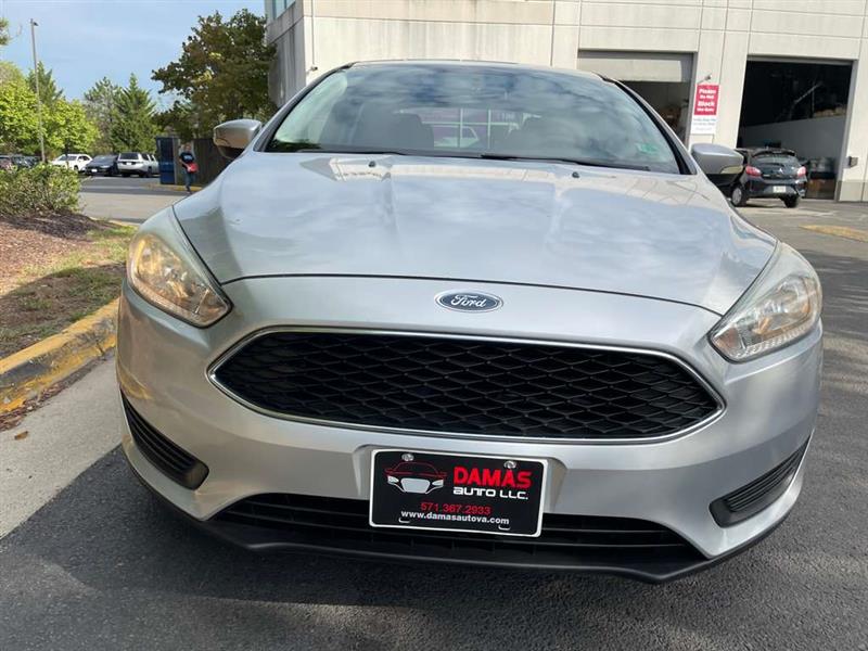 2015 Ford Focus SE photo 32