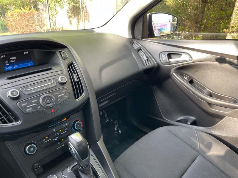 2015 Ford Focus SE photo 61