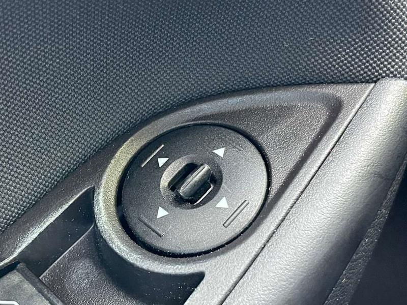 2015 Ford Focus SE photo 16