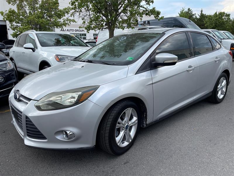 2013 Ford Focus SE's photo