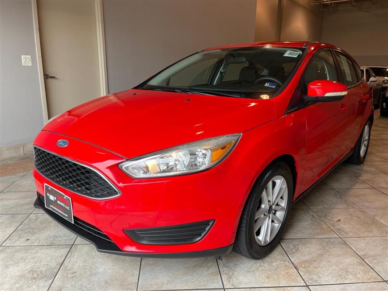2015 Ford Focus SE's photo