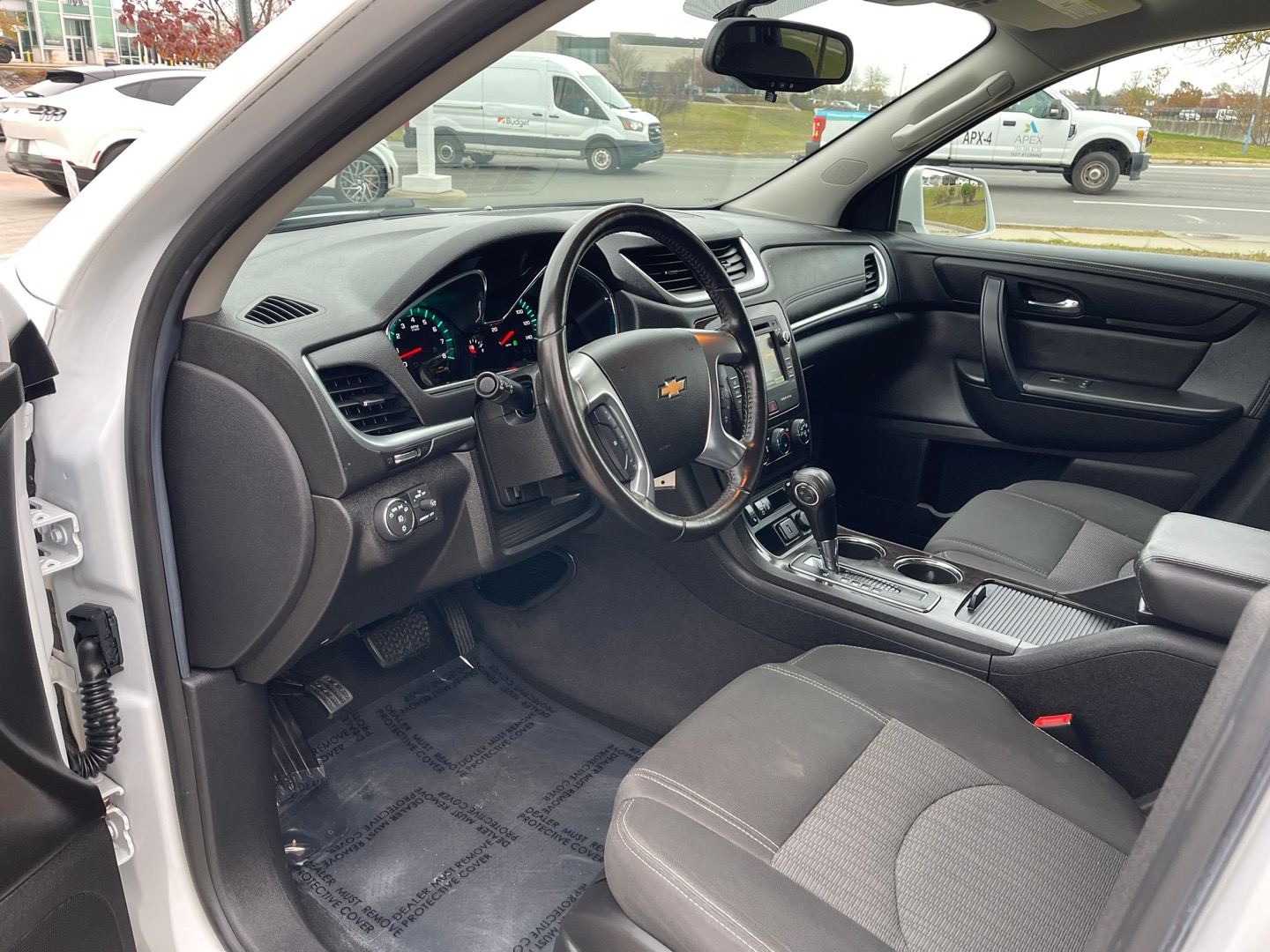 2016 Chevrolet Traverse 1LT photo 19