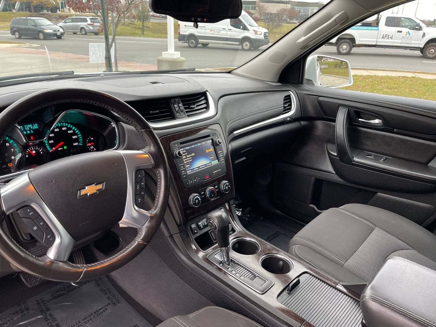 2016 Chevrolet Traverse 1LT photo 26