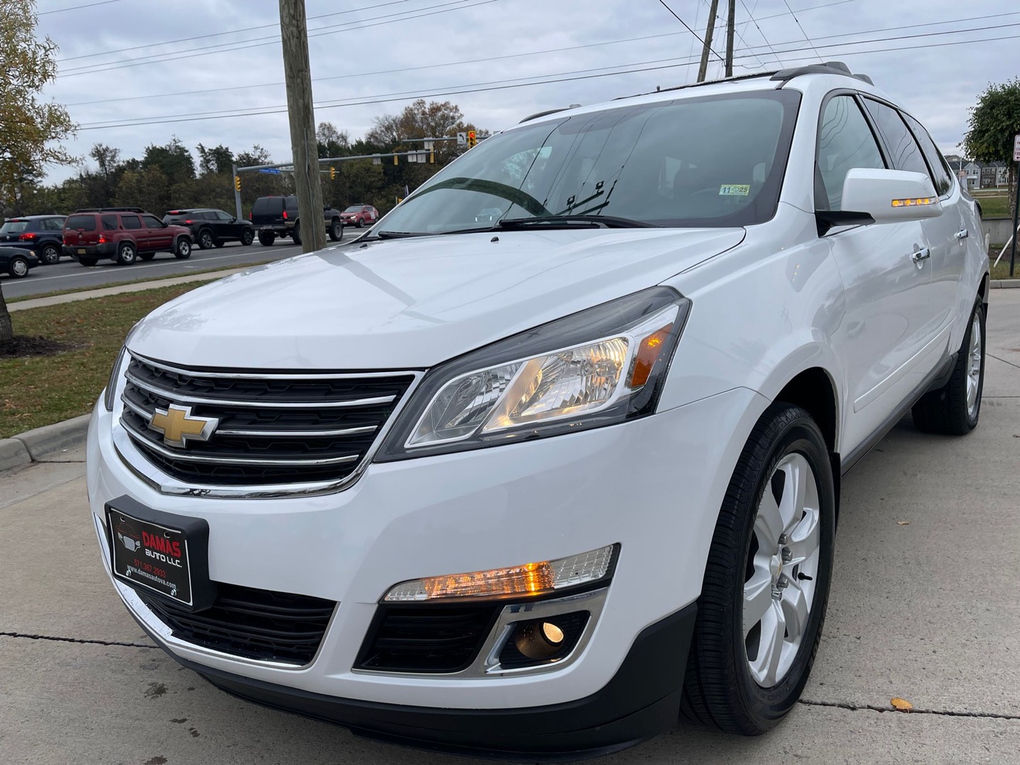 2016 Chevrolet Traverse 1LT photo 5