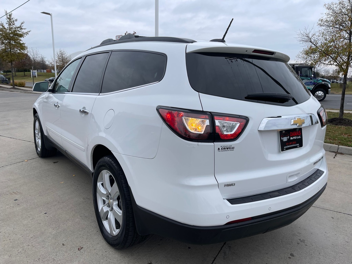 2016 Chevrolet Traverse 1LT photo 6