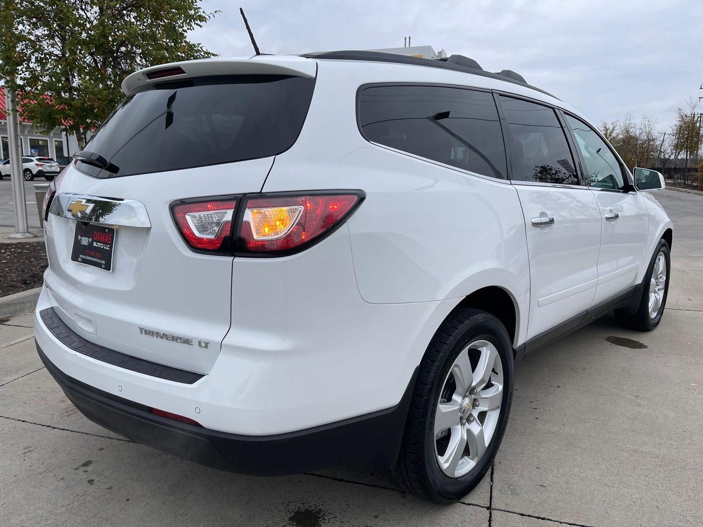 2016 Chevrolet Traverse 1LT photo 8