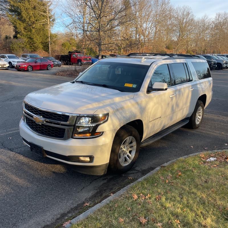 2019 Chevrolet Suburban LT's photo