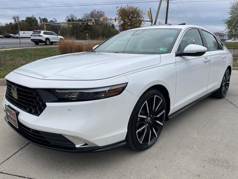 2024 Honda Accord Touring photo 2