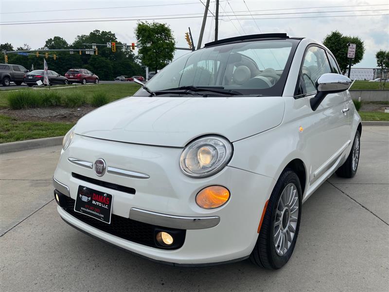 2012 FIAT 500 Lounge's photo
