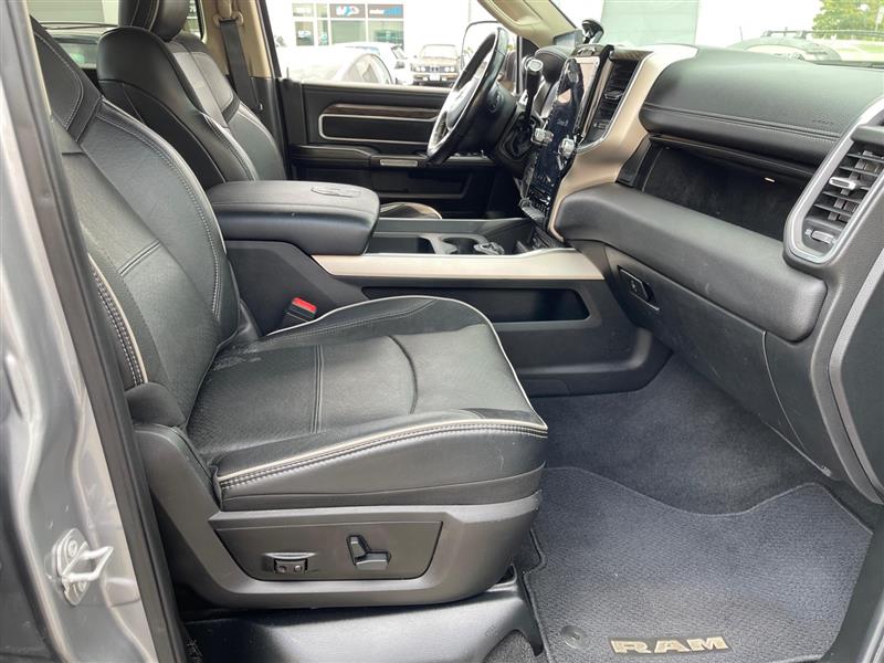 2019 Ram 3500 Laramie photo 13