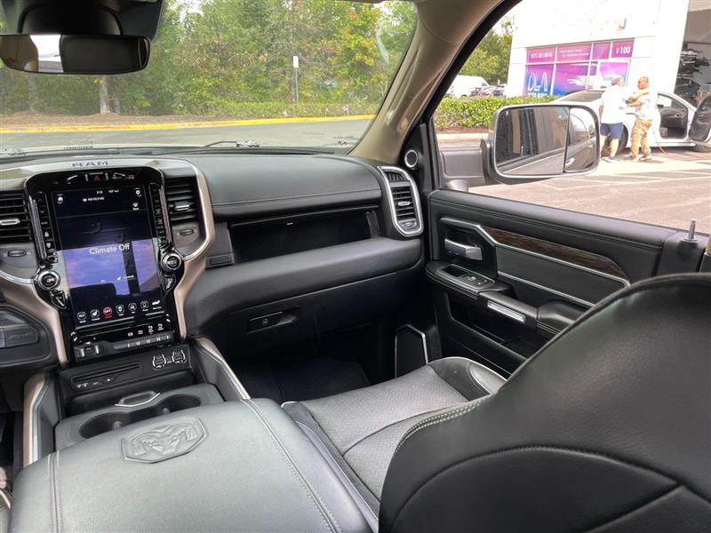 2019 Ram 3500 Laramie photo 11