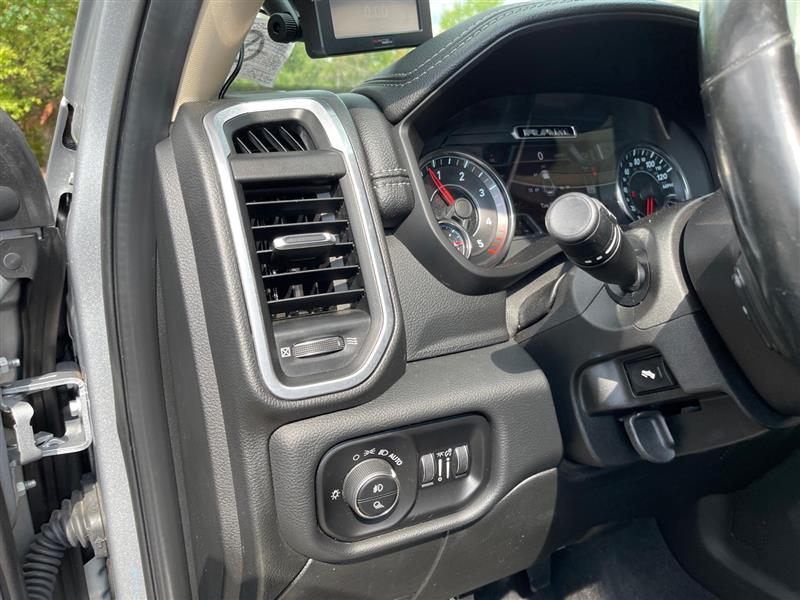 2019 Ram 3500 Laramie photo 16