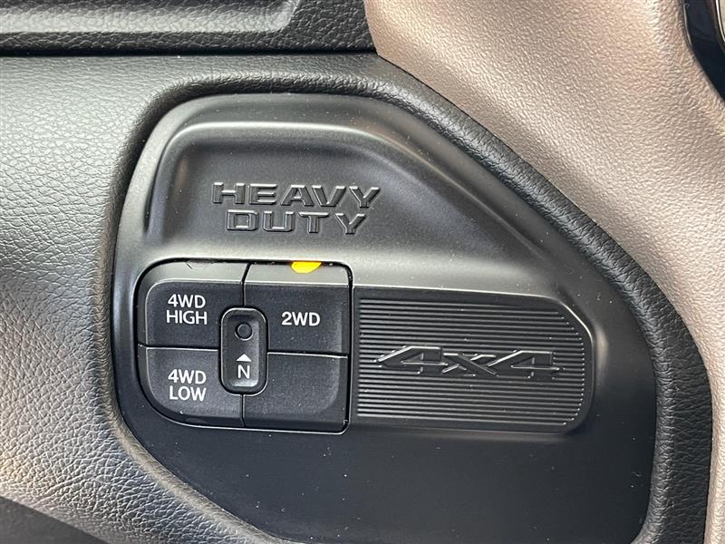 2019 Ram 3500 Laramie photo 17