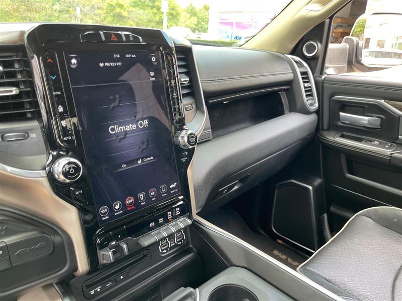 2019 Ram 3500 Laramie photo 24
