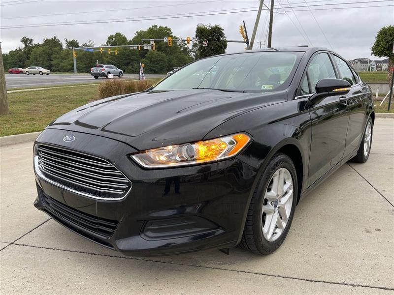 2013 Ford Fusion SE's photo