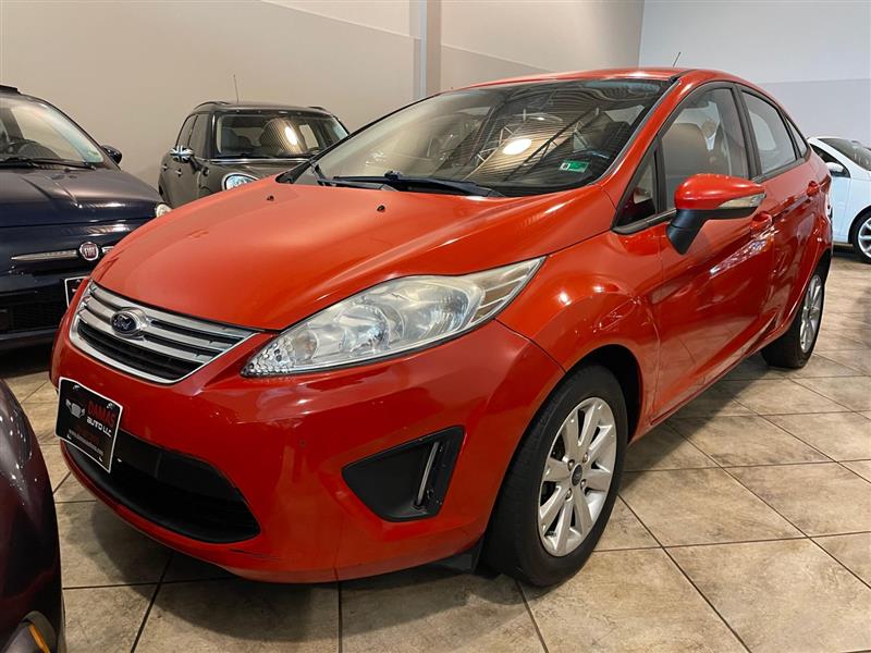 2013 Ford Fiesta SE's photo