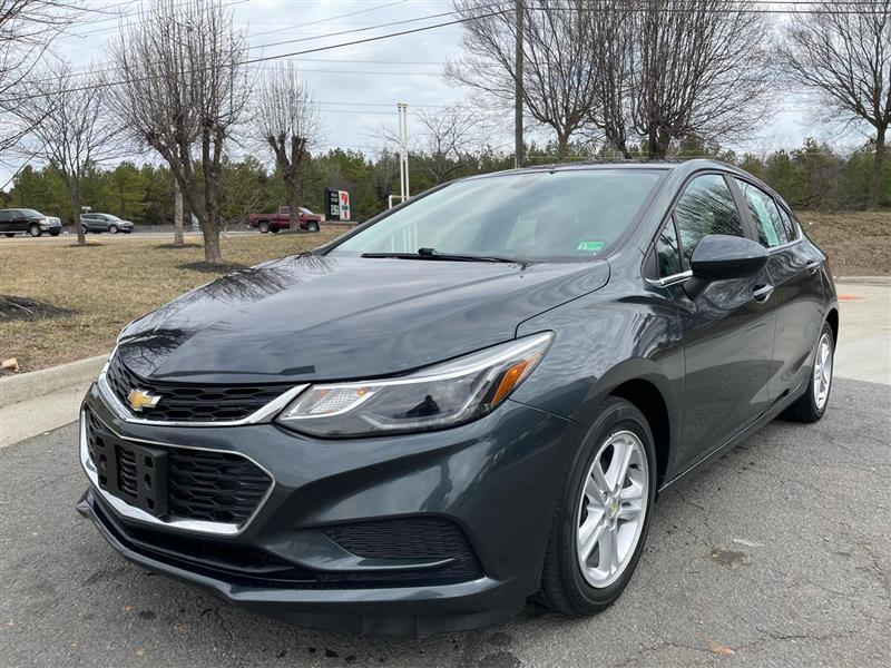 2017 Chevrolet Cruze LT's photo