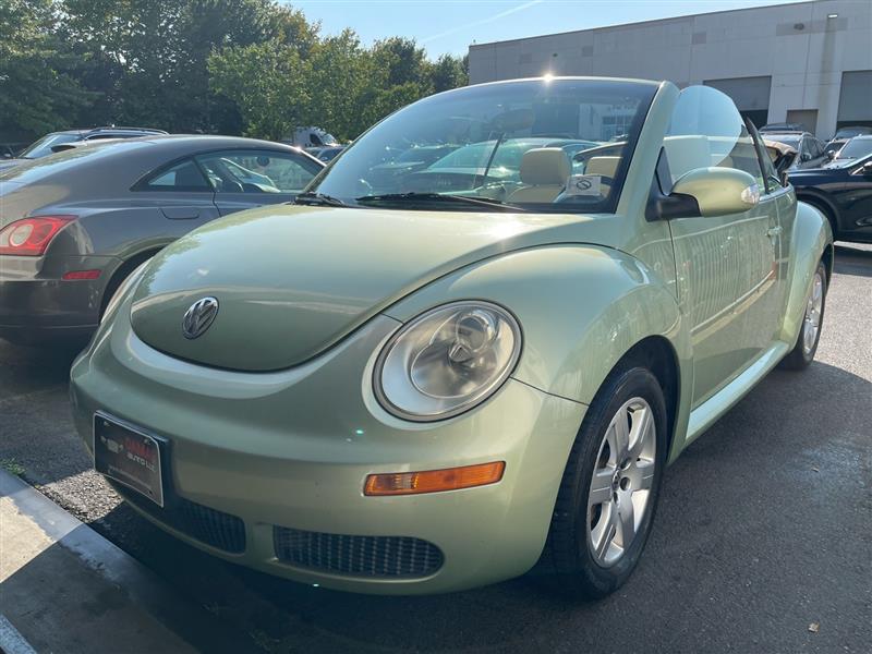 2007 Volkswagen New Beetle 2.5's photo