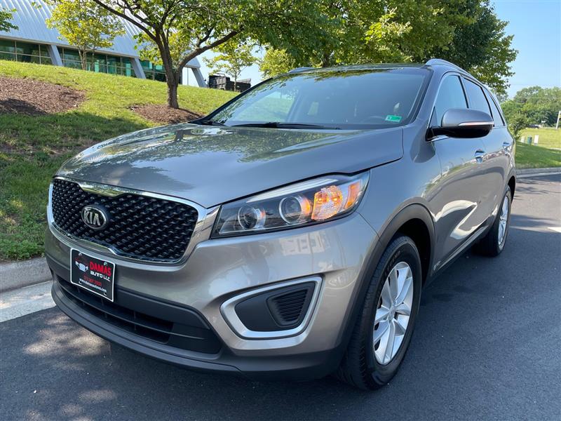 2017 Kia Sorento LX's photo