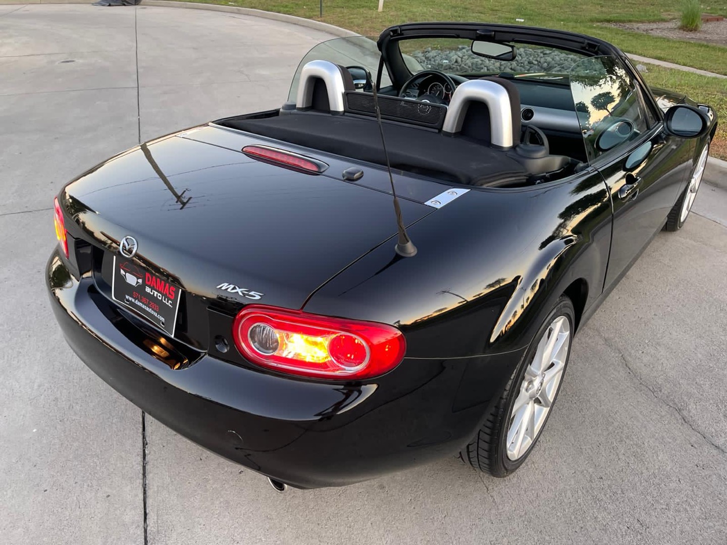 2012 Mazda MX-5 Miata Touring photo 9