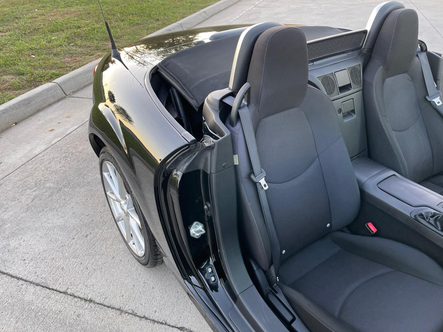 2012 Mazda MX-5 Miata Touring photo 95