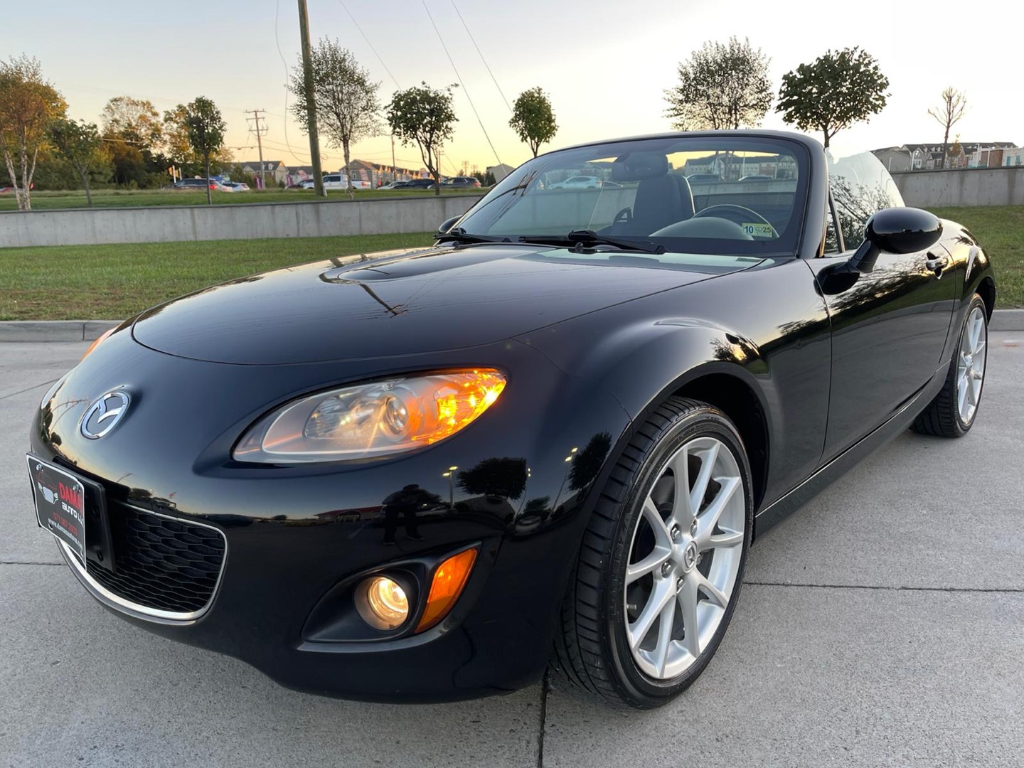 2012 Mazda MX-5 Miata Touring photo 2