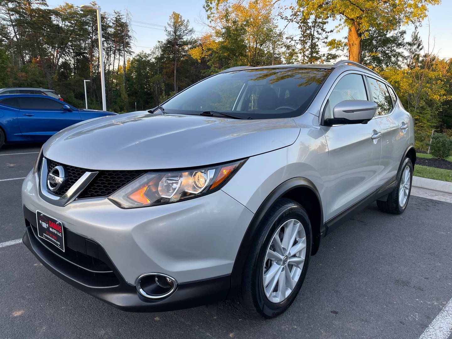 2017 Nissan Rogue Sport SV photo 3