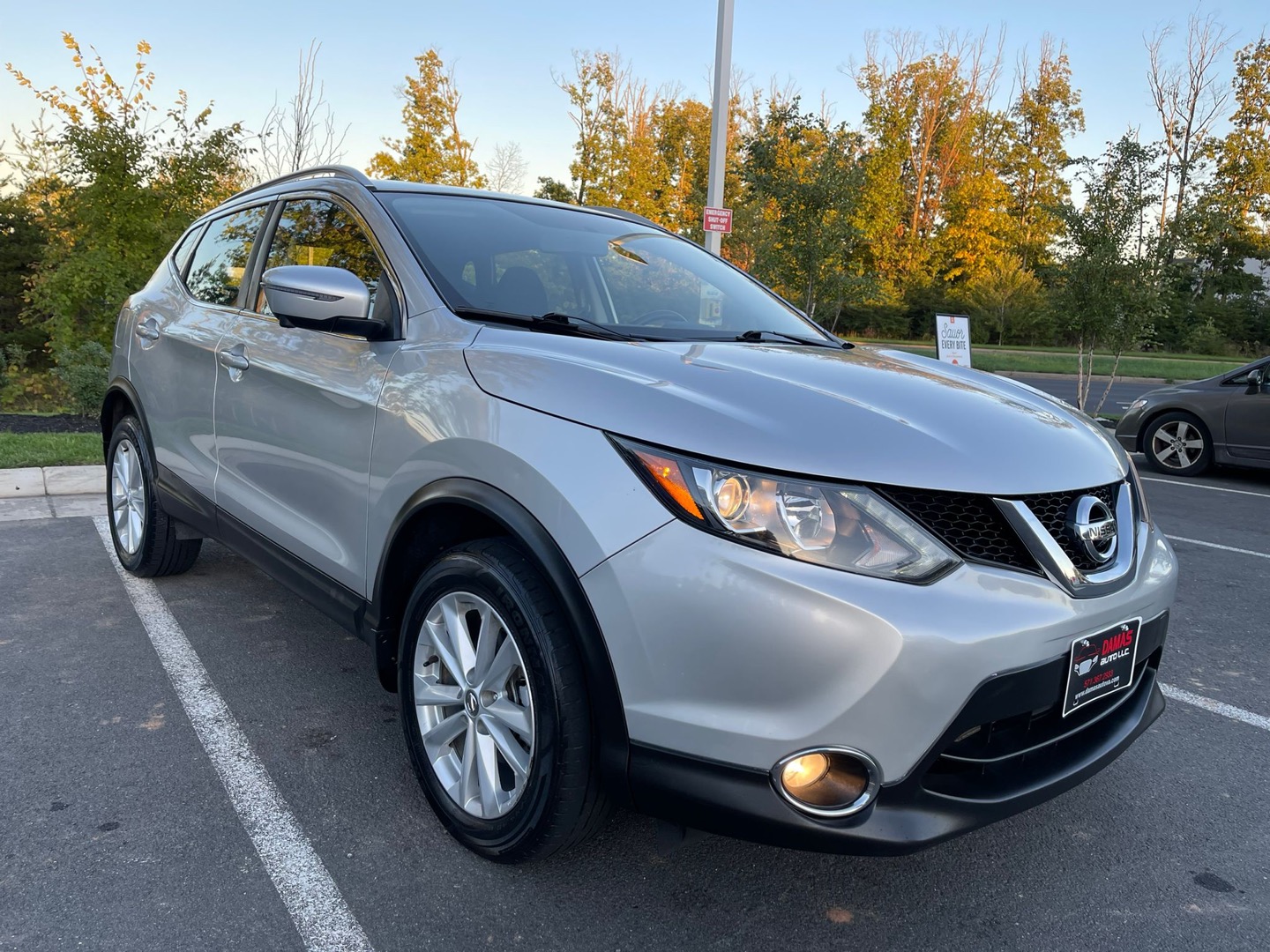 2017 Nissan Rogue Sport SV photo 5