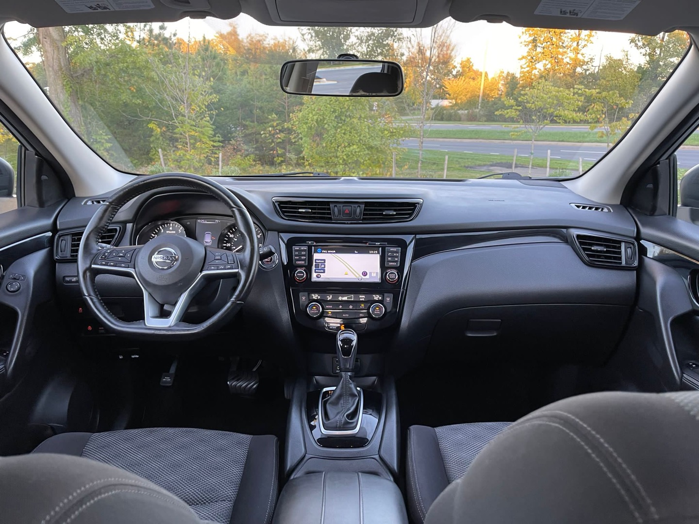 2017 Nissan Rogue Sport SV photo 10