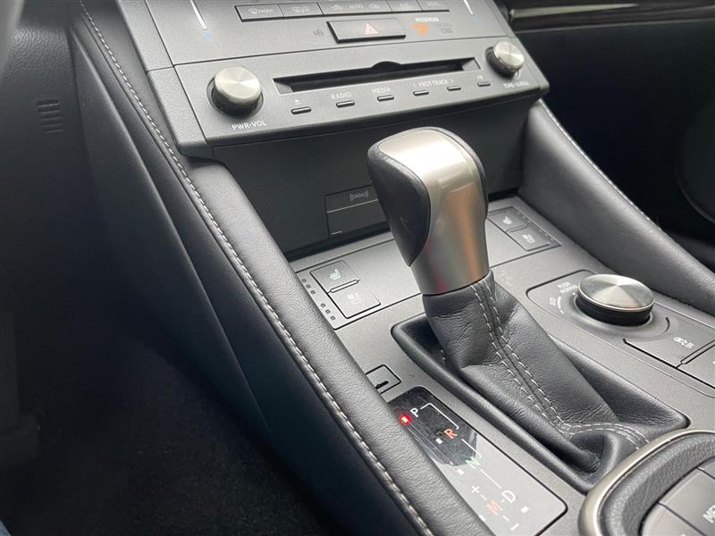 2015 Lexus RC 350 photo 21