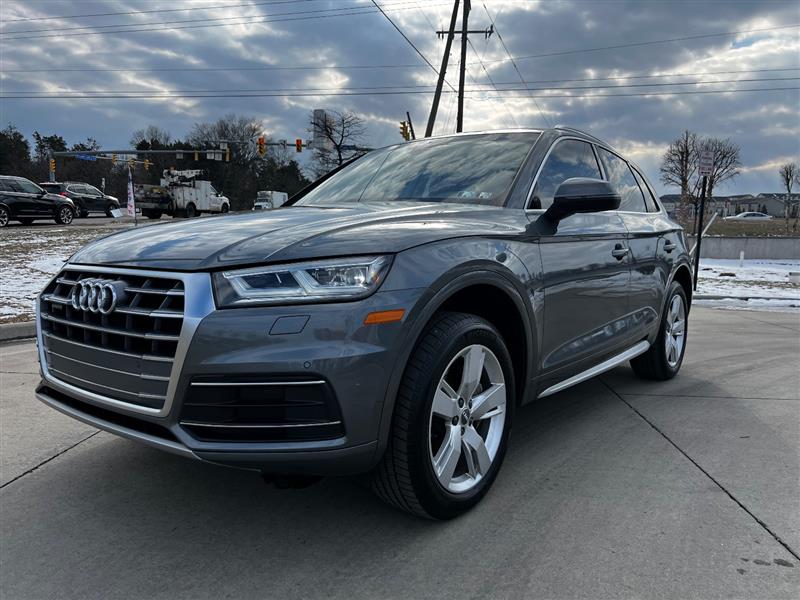 2018 Audi Q5 Premium Plus's photo