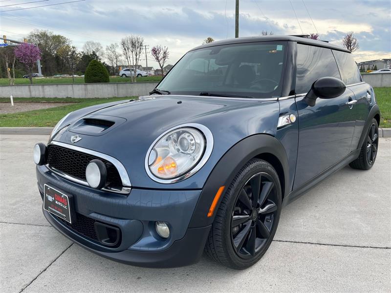 2011 MINI Cooper S's photo