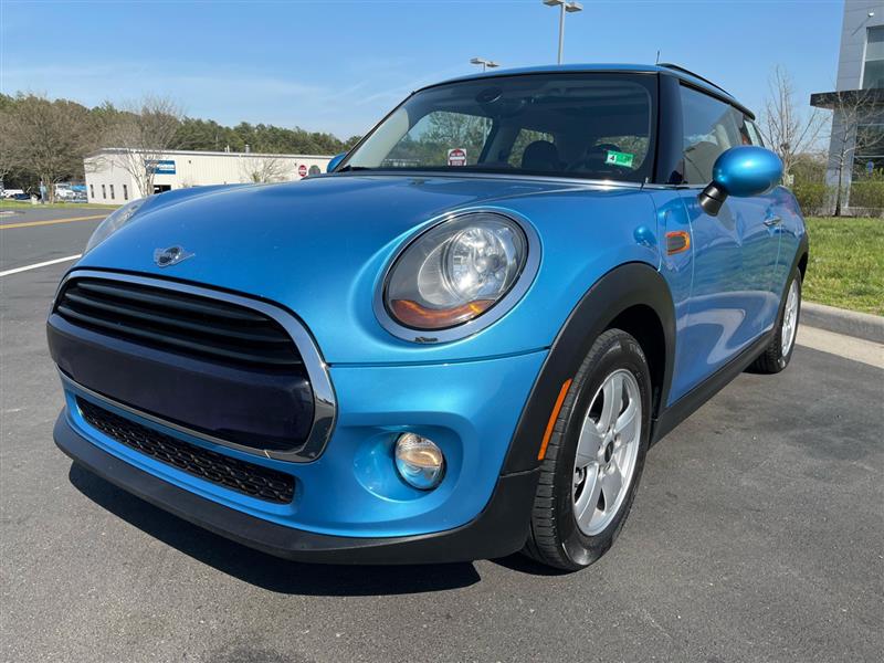 2016 MINI Cooper Base's photo