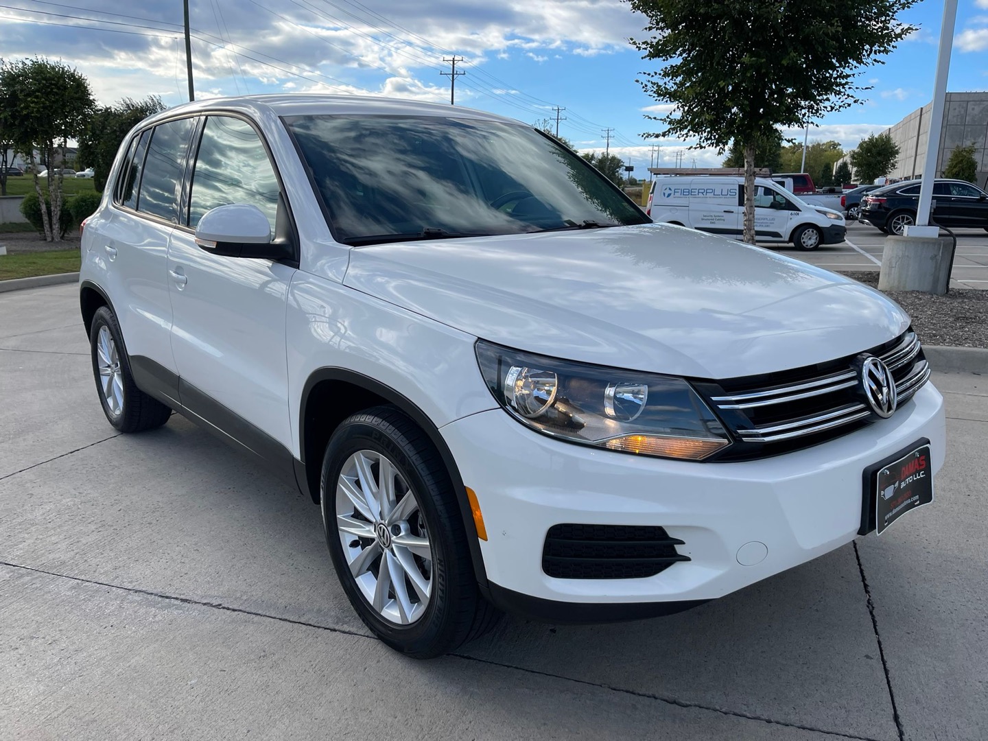 2014 Volkswagen Tiguan SE photo 44