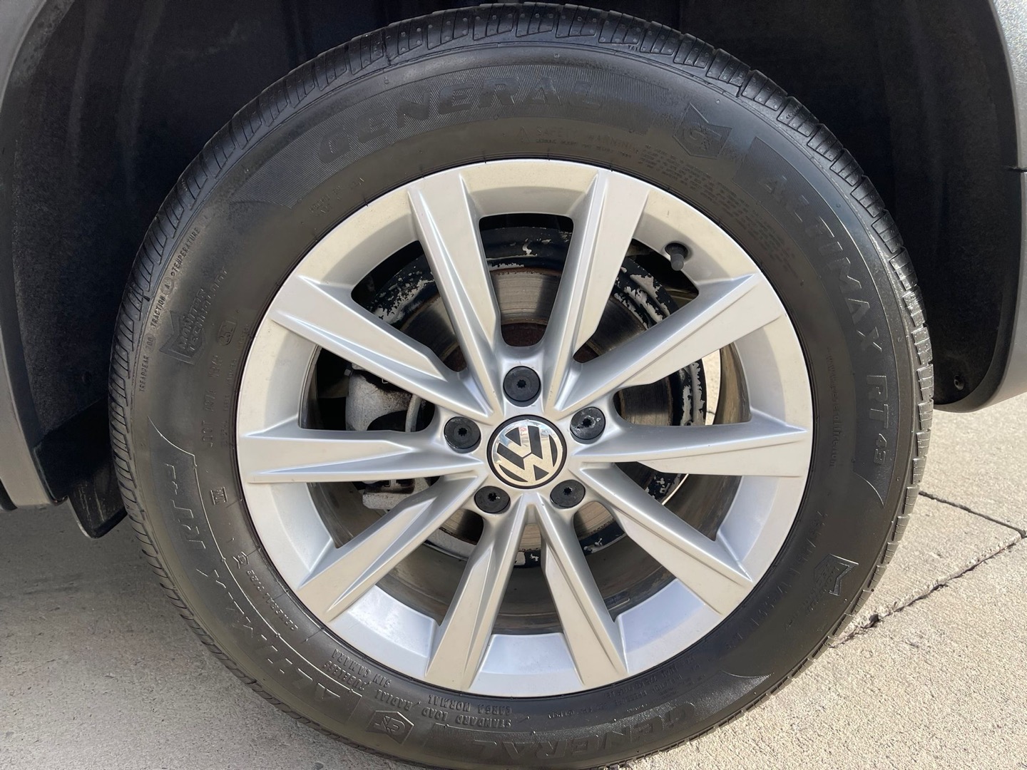 2014 Volkswagen Tiguan SE photo 33