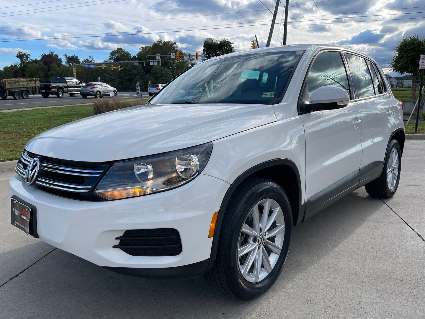 2014 Volkswagen Tiguan SE photo 43