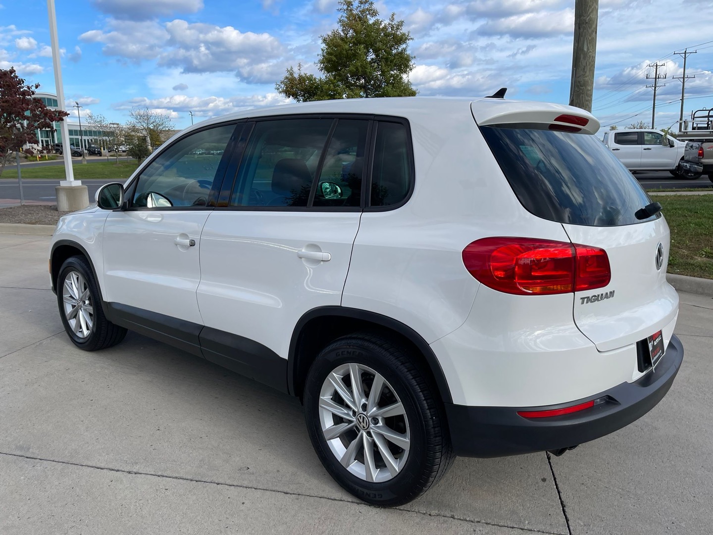 2014 Volkswagen Tiguan SE photo 48