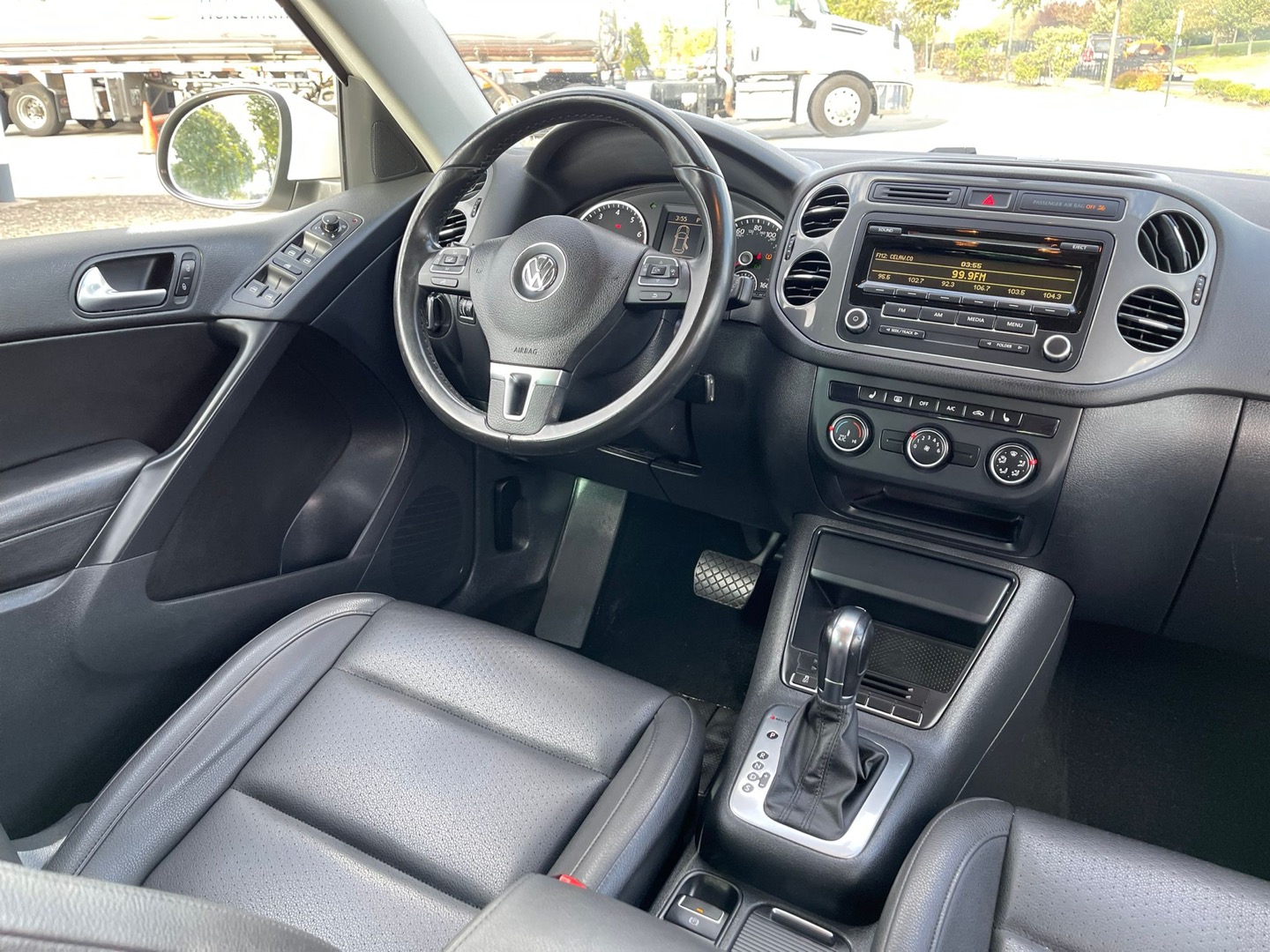 2014 Volkswagen Tiguan SE photo 10