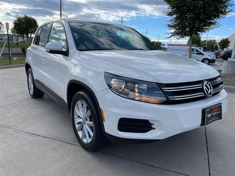 2014 Volkswagen Tiguan SE photo 104