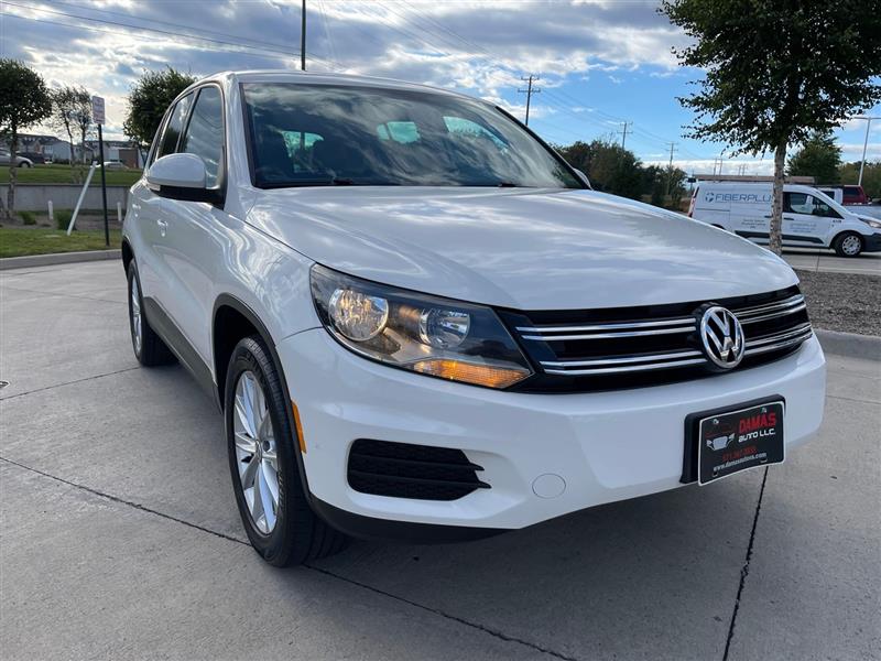 2014 Volkswagen Tiguan SE photo 139