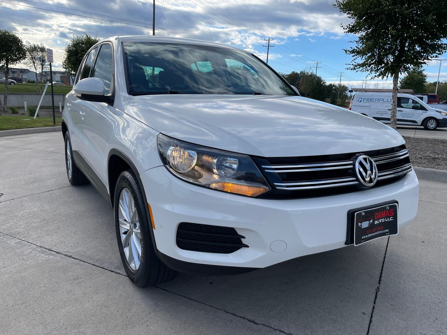 2014 Volkswagen Tiguan SE photo 40